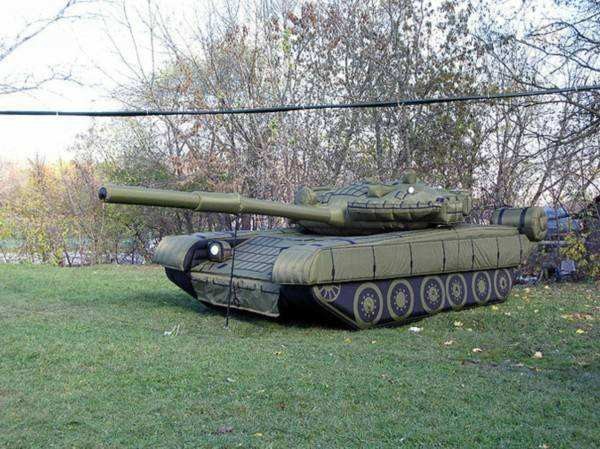 莲池陆地军事假目标坦克